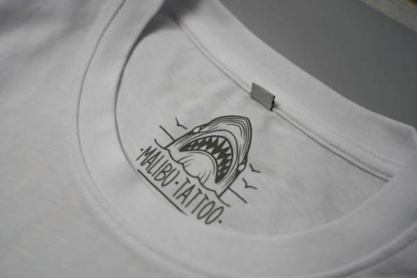 IMG_2231 Camiseta Malibu Tattoo "Clasico y moderno"